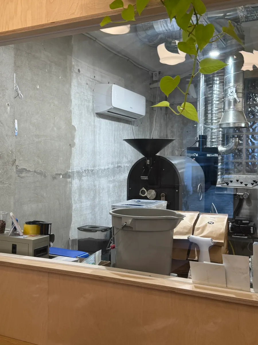 Overview of Sese Coffee's roasting space