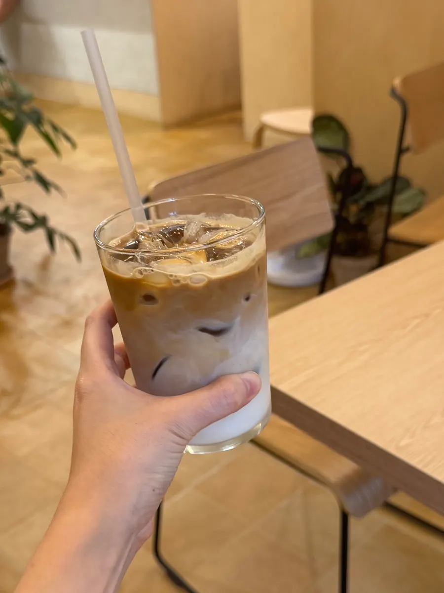 A glass of Sese Coffee's decaf iced latte