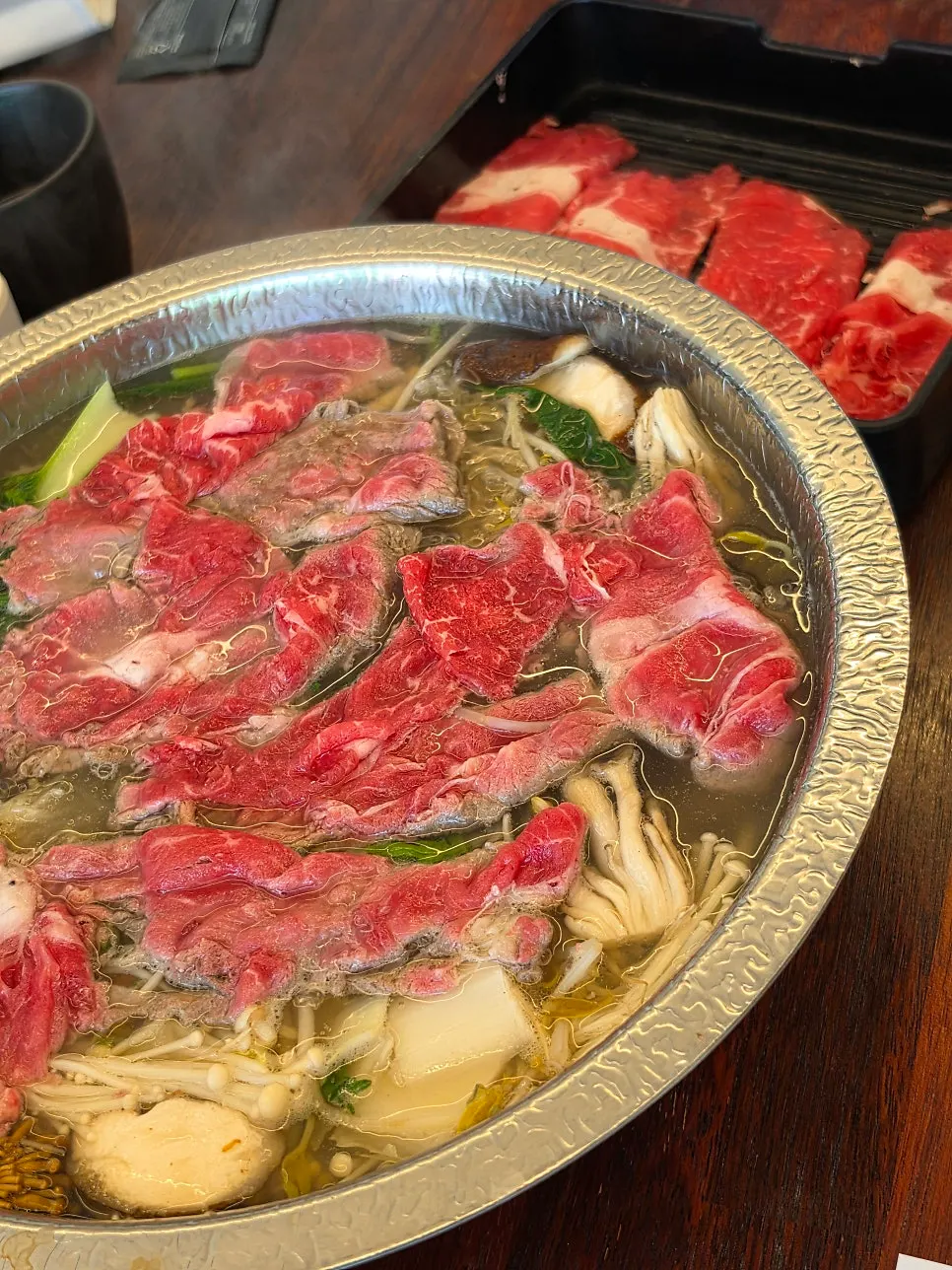 트러플 한우육회 카르파치오 접시