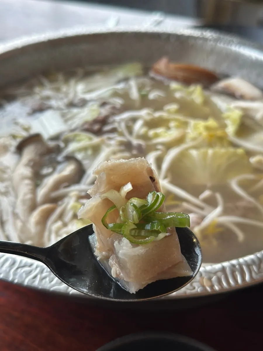 카르파치오를 집어 든 모습