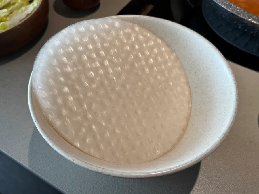 Plate of 12 sheets of rice paper