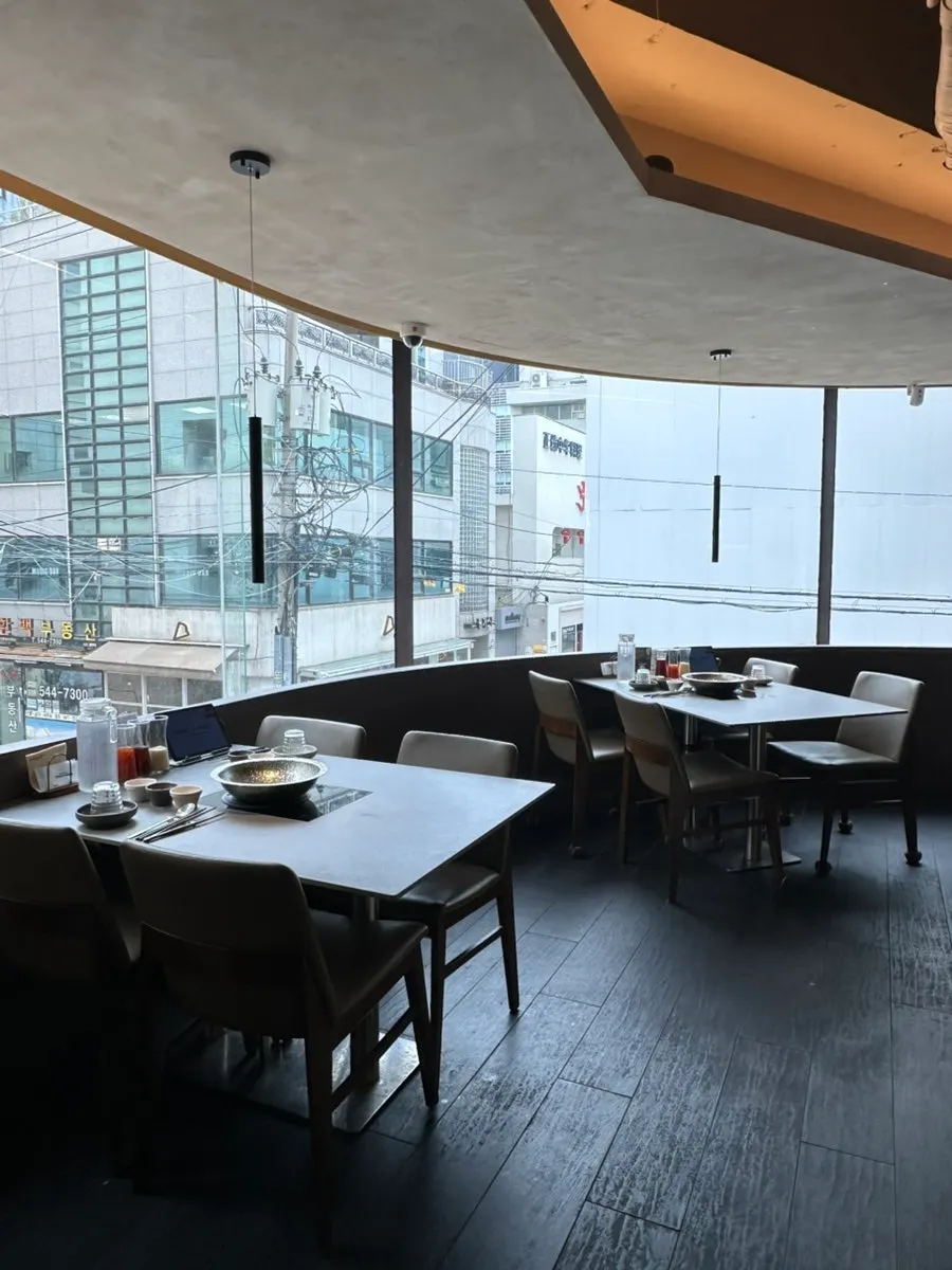 샤브샤브 한 점 담은 접시