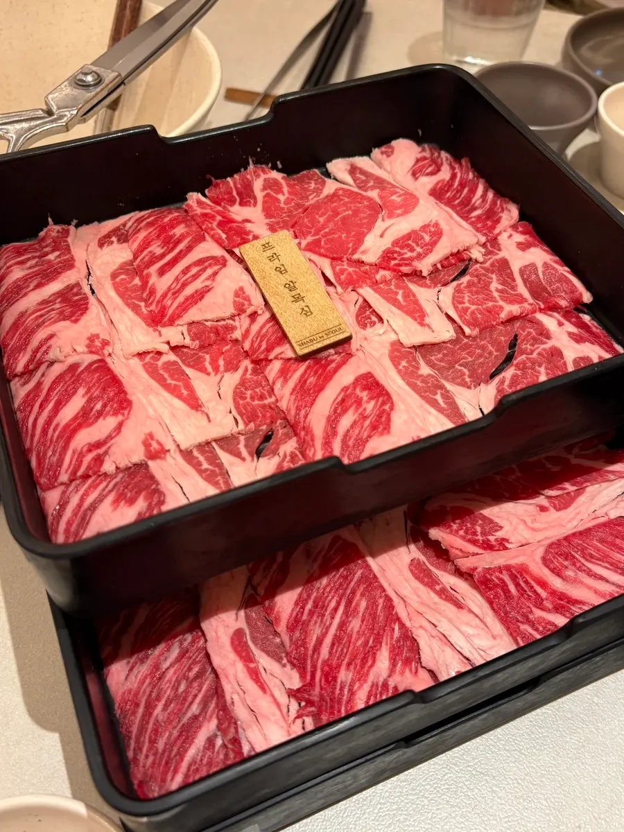Bright red prime Angus chuck flat meat plate