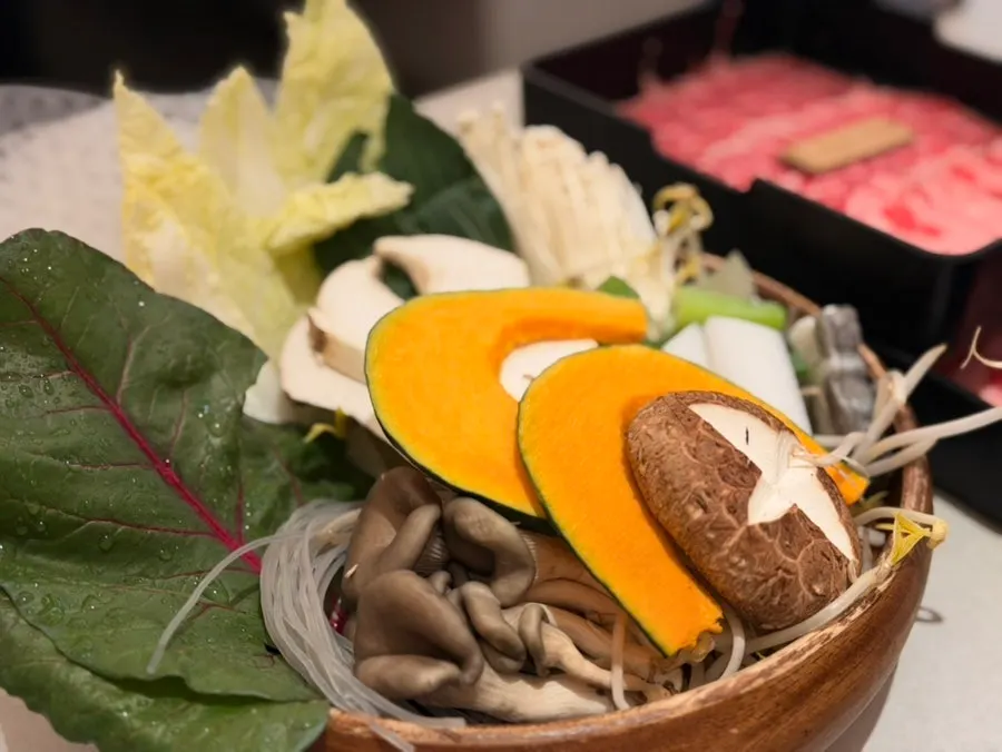 Vegetable plate with glass noodles and bean sprouts