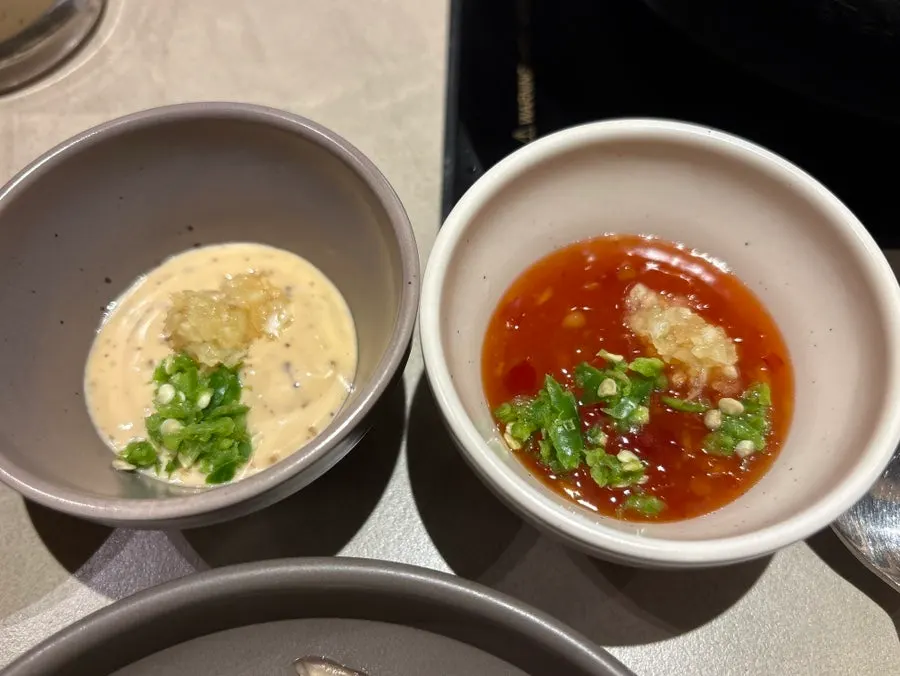 Chili and sesame sauce mixed with garlic and cheongyang chili