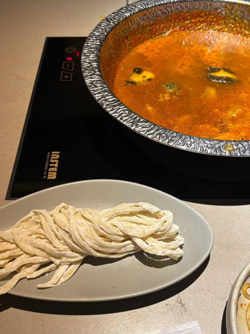 채소와 함께 익힌 프라임 앵거스 알목심