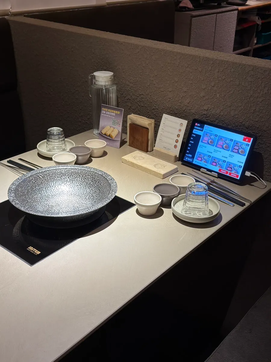 Pre-set shabu-shabu table