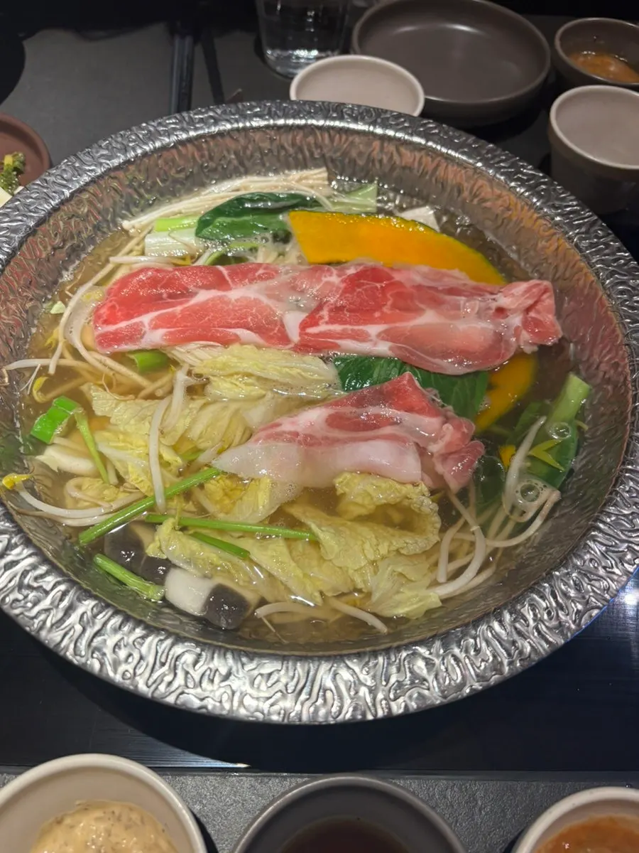Shabu-shabu meat dipped in sauce