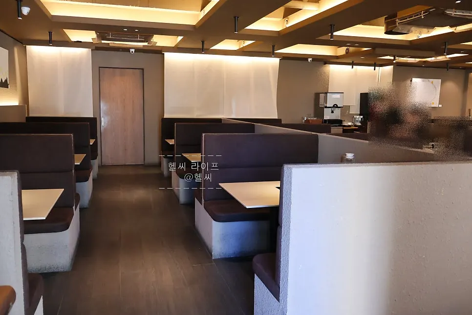 Upscale interior of Shabu in Seoul Yongsan Main Branch
