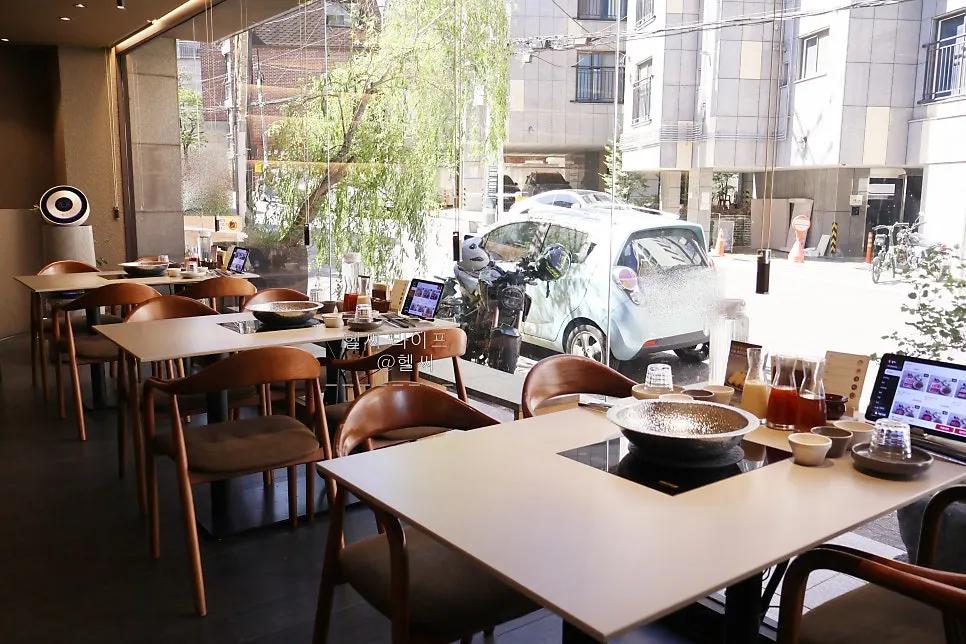 Location and surrounding streets near Shabu in Seoul by Samgakji Station