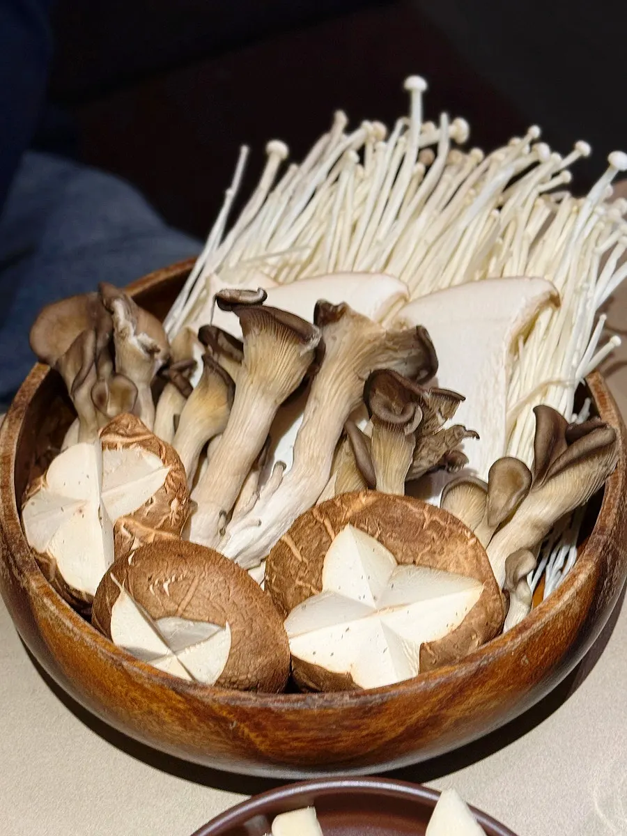 Extra order of assorted vegetables and mushrooms