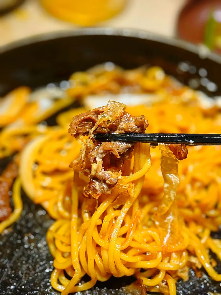 Yakisoba topped with bonito flakes