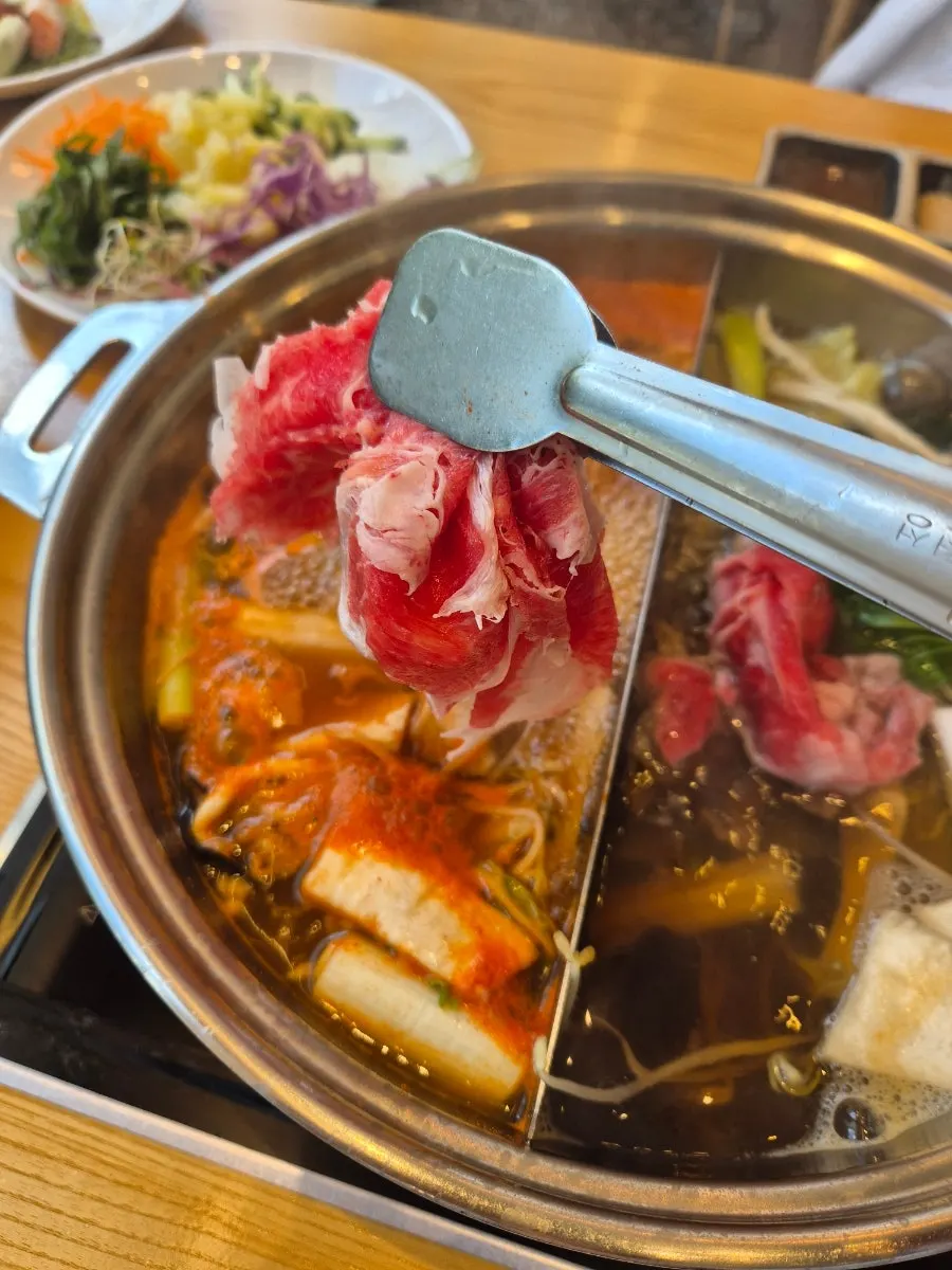 Vertical photo of the meal wrapping up at Shabu20 Daegu Bokhyeon branch