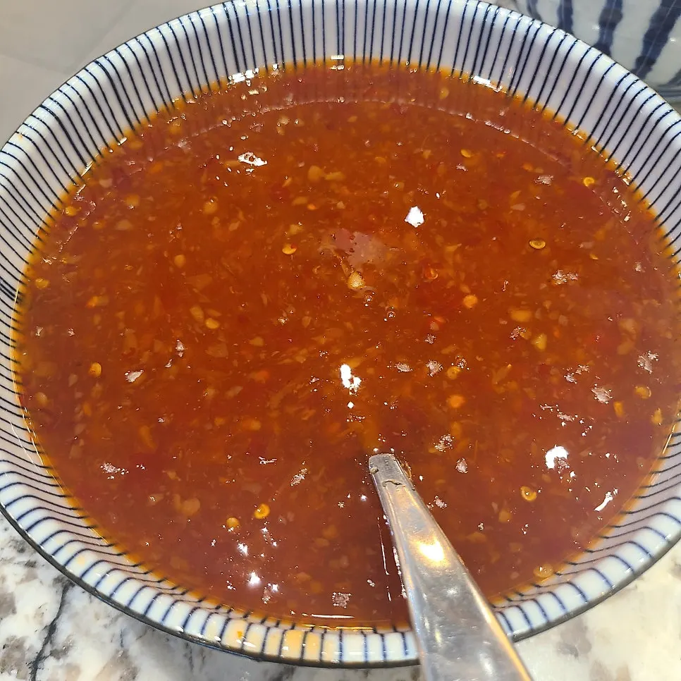 Seasoning containers at the sauce bar