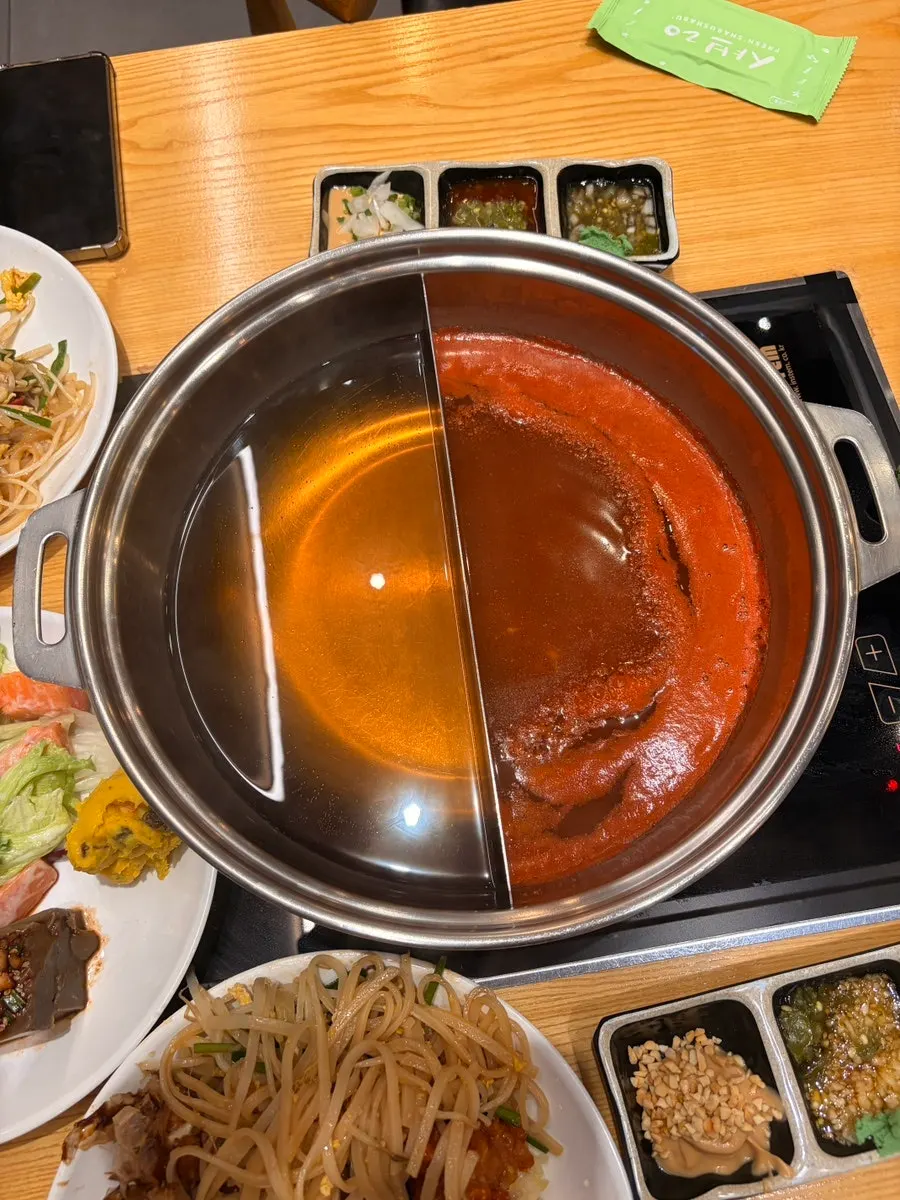 Chosen shabu-shabu broth pot at Shabu20 Daegu Bokhyeon branch
