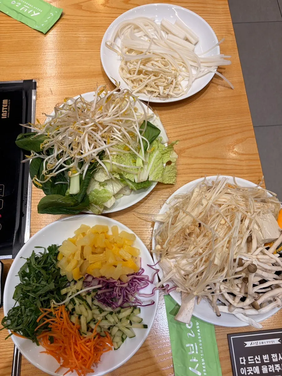 Spacious interior of Shabu20 Daegu Bokhyeon branch