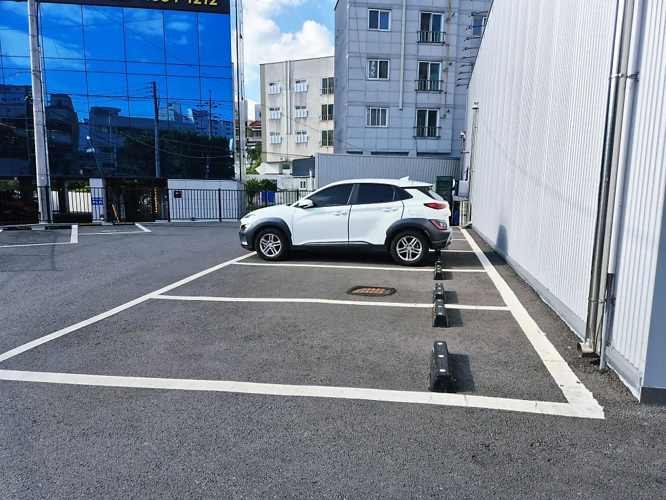 Large parking lot in front of Shabu20 Daegu Bokhyeon branch