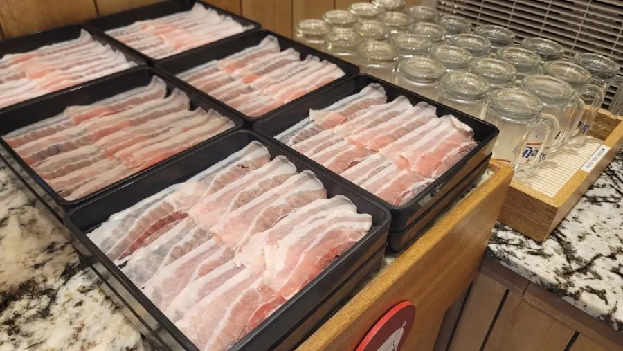 Sauce corner with various options for shabu-shabu and rice paper rolls