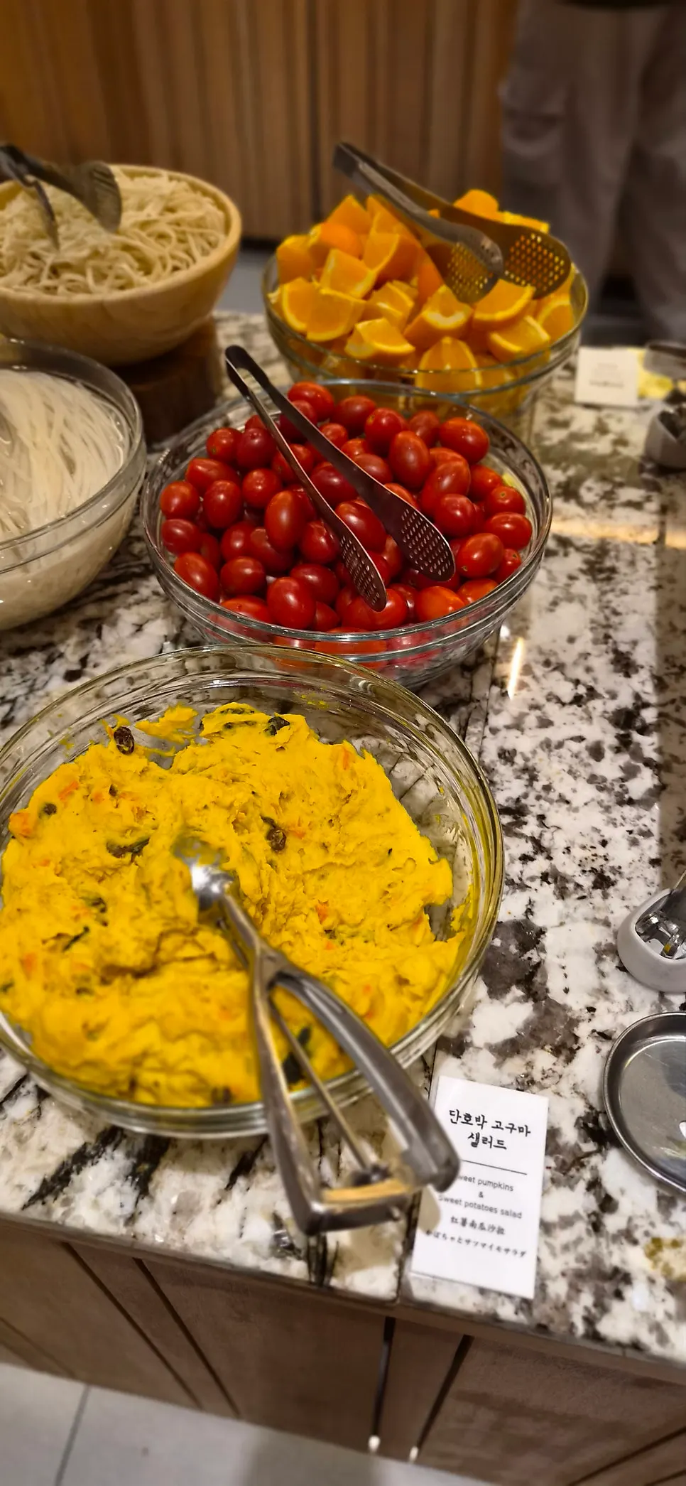Rice paper and vegetable corner for Vietnamese rolls
