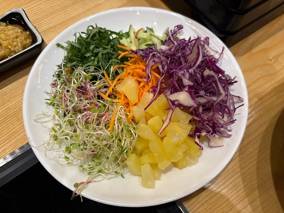 A rice paper wrap filled with meat and vegetables