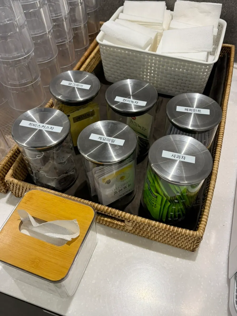 Drink corner with coffee and tea bags