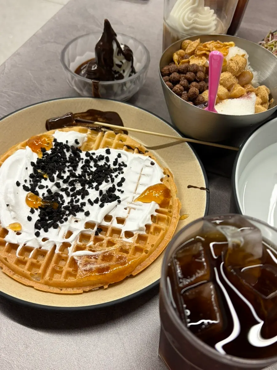 Bingsu made at the dessert bar