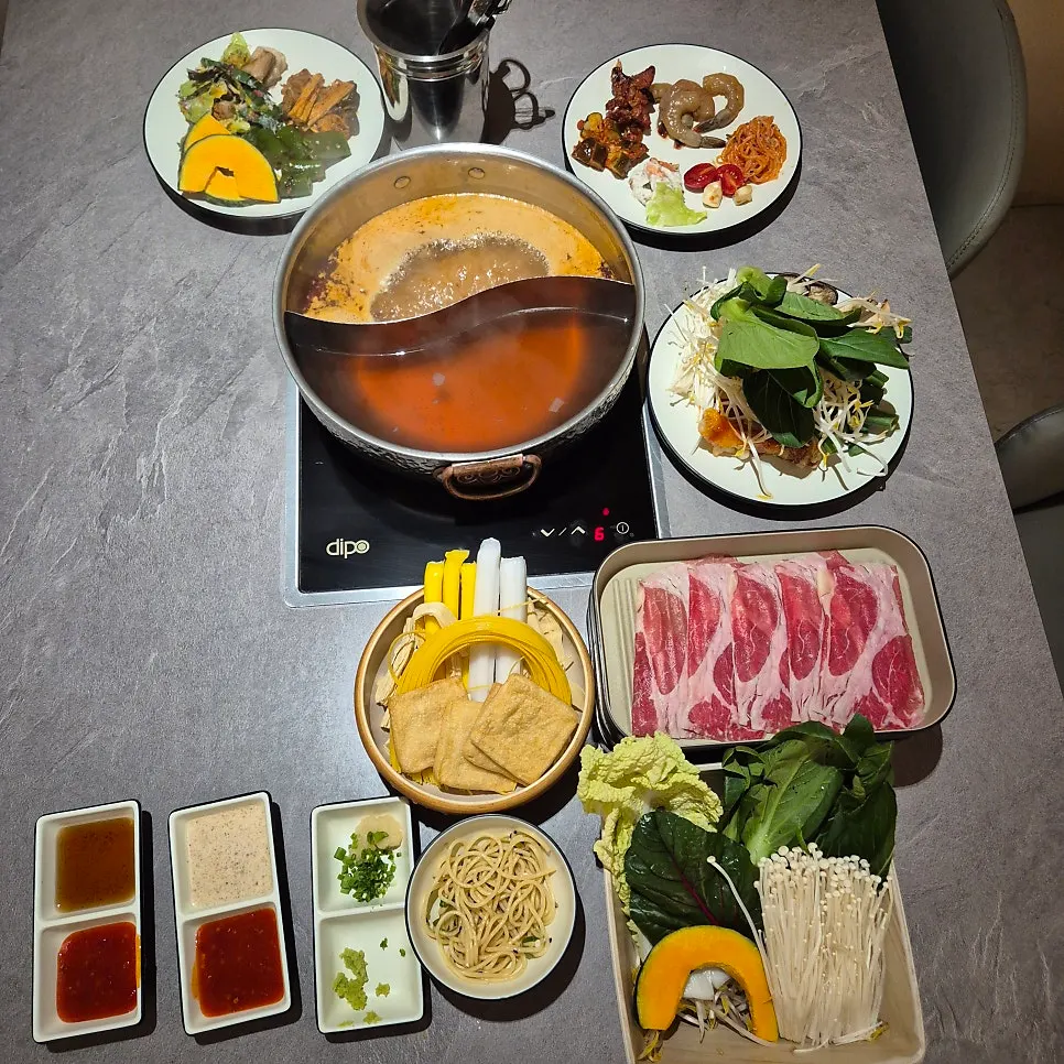 A plate piled with unlimited prime-grade beef