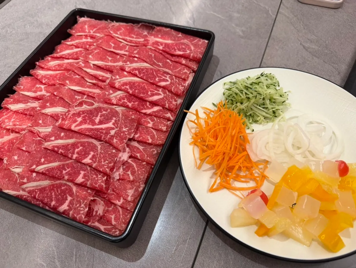 Signature spread photo of shabu-shabu at Shabuway Ruwon City Cheongna Branch