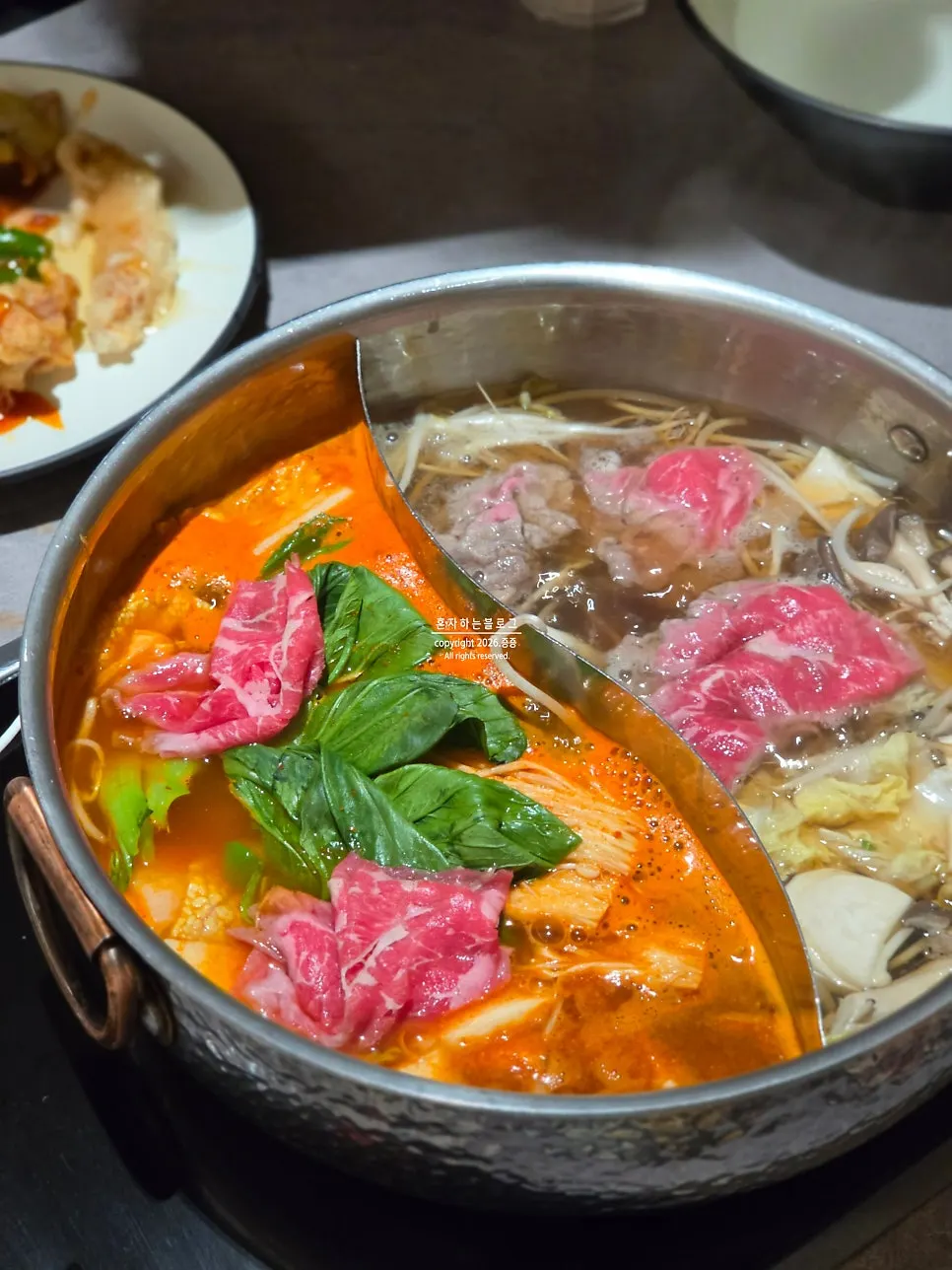 마블링이 보이는 프라임 목심 슬라이스