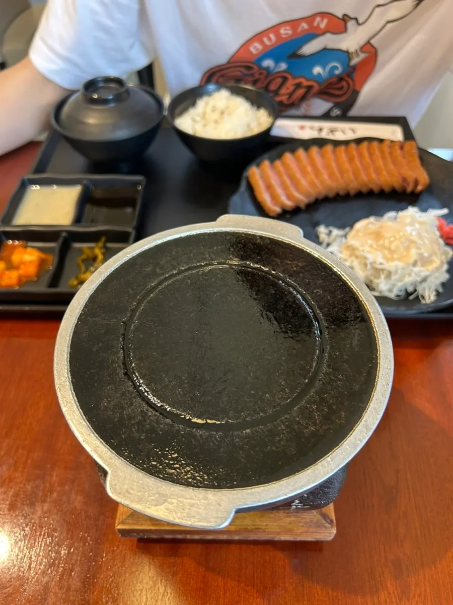 규카츠와 곁들인 시원한 생맥주