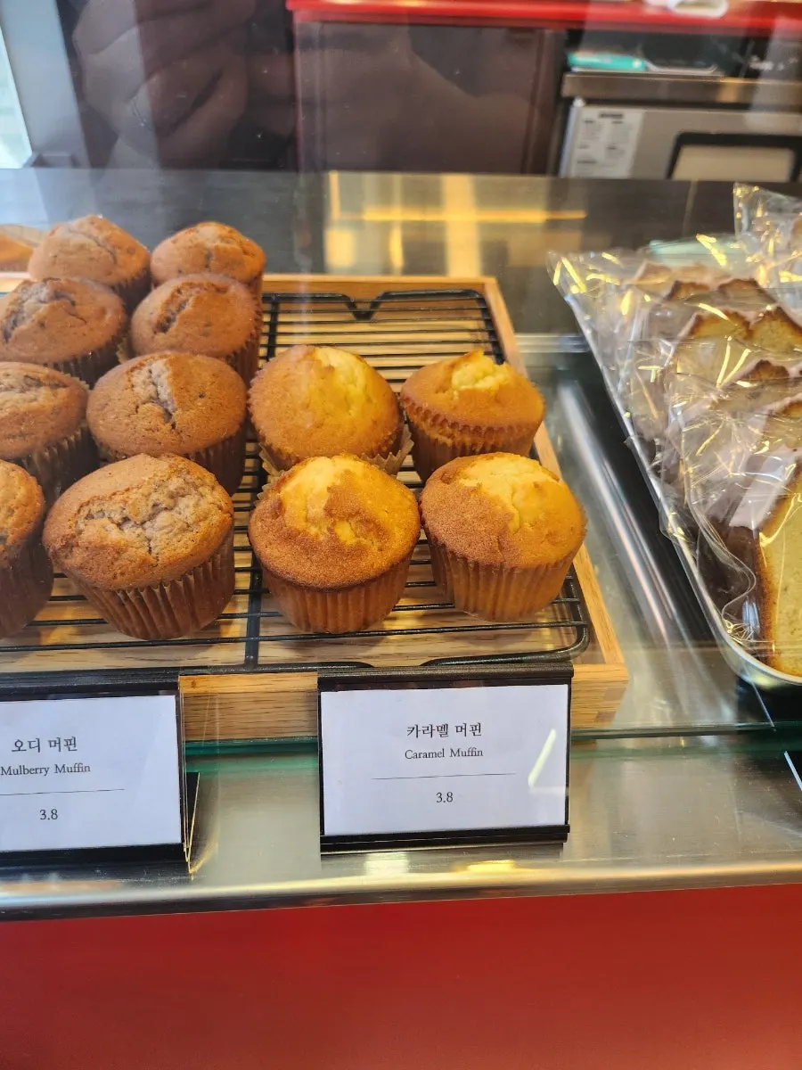 Drinks and desserts ordered at Pulse Line Coffee