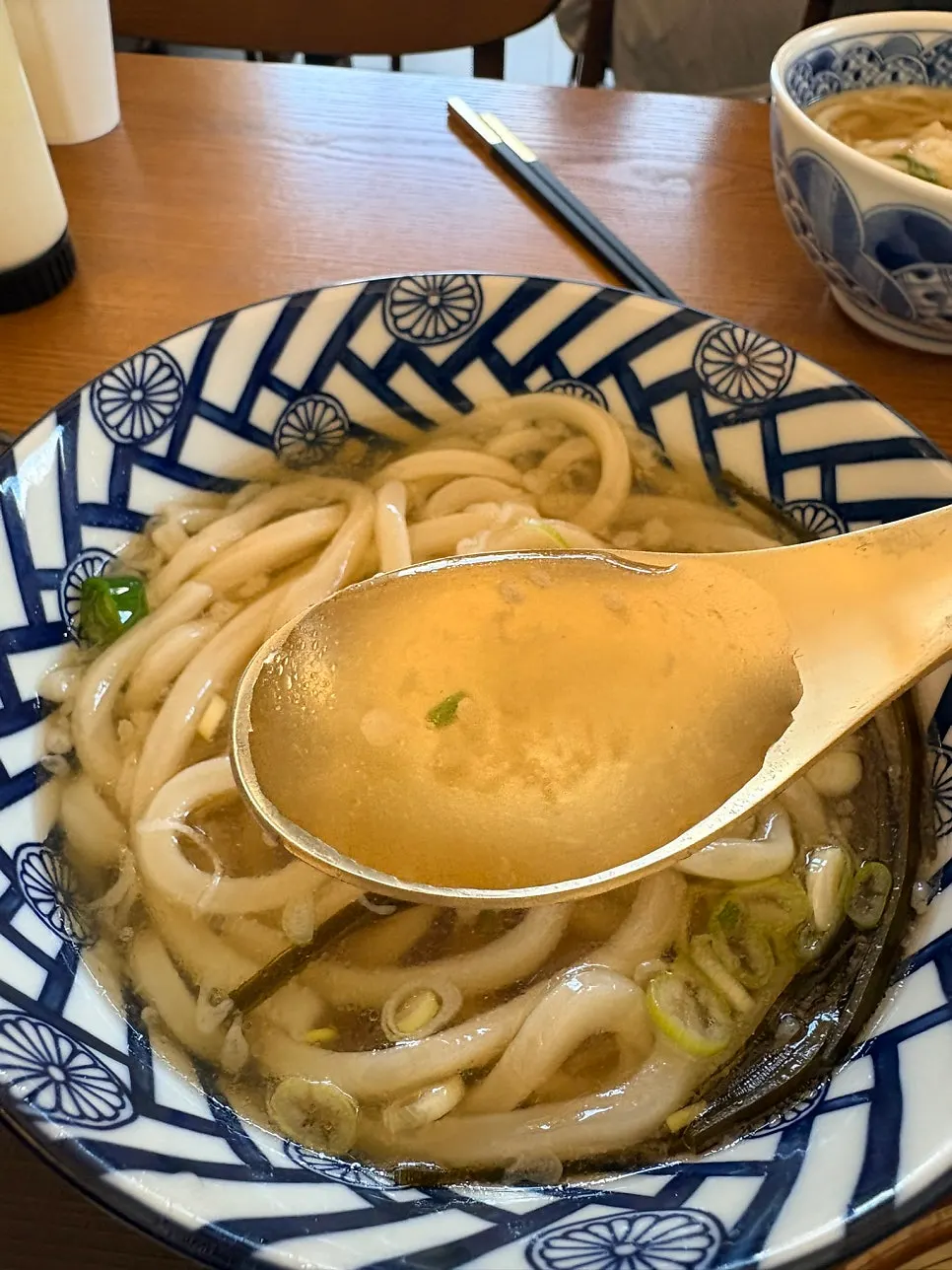 Pork cutlet and udon that are good for eating with a child
