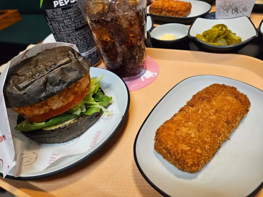 Wagyu burger with sweet onions inside