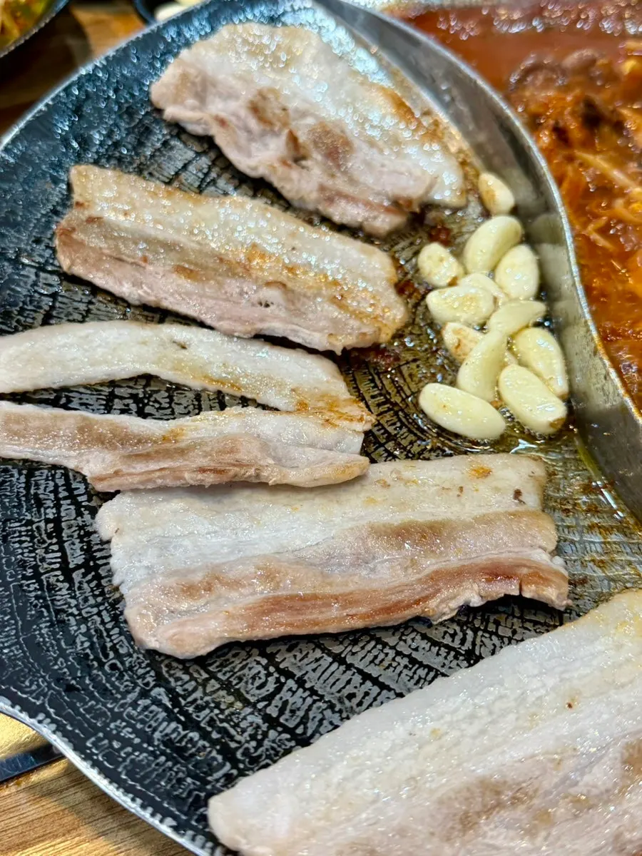 천천히 익어가는 매콤한 신쭈꾸미
