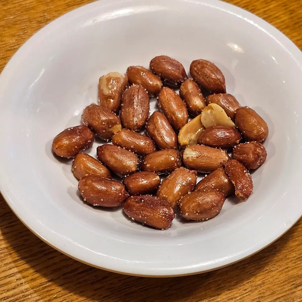 Peanuts served as a basic side dish