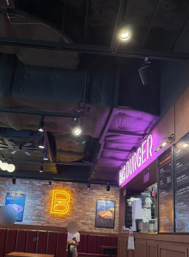 Modern interior and window seating at Bas Burger Yonsei Cancer Hospital Branch