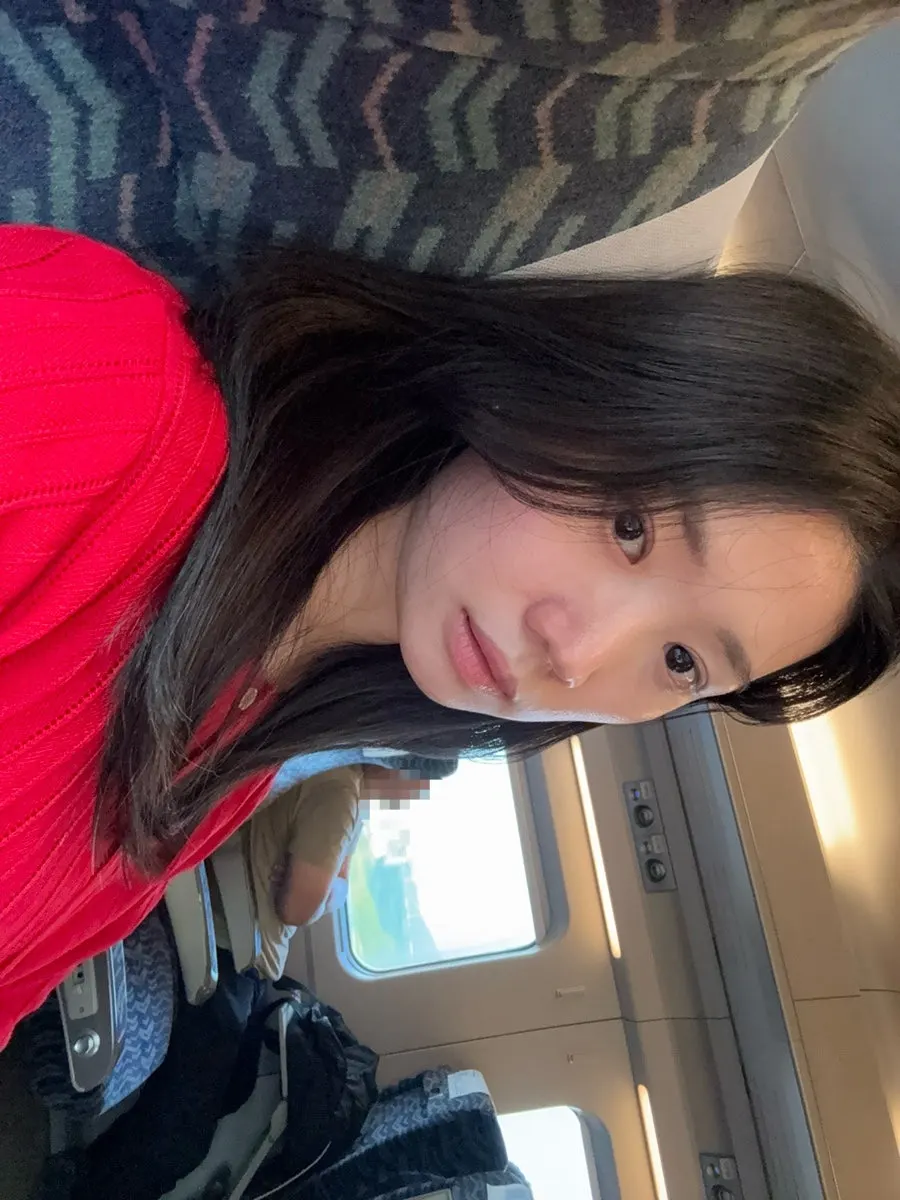 레이어드컷 후 자연스럽게 떨어지는 머릿결