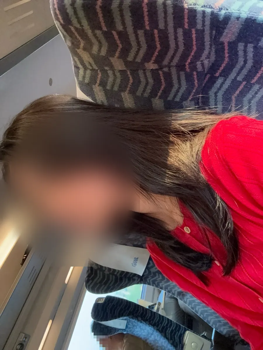가을 분위기의 중단발 레이어드컷 스타일