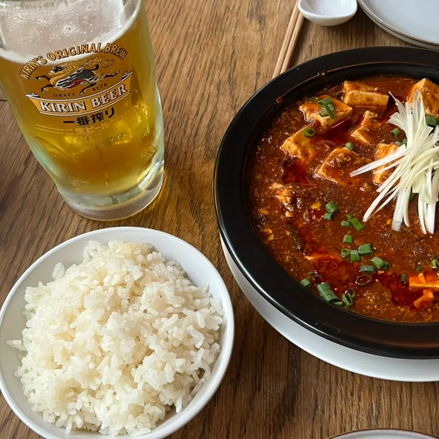 함께 차려진 주문 메뉴 전체 상차림