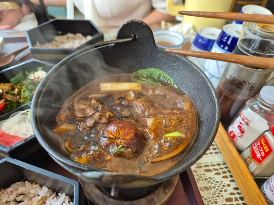 스키야키 국물을 머금은 우동면