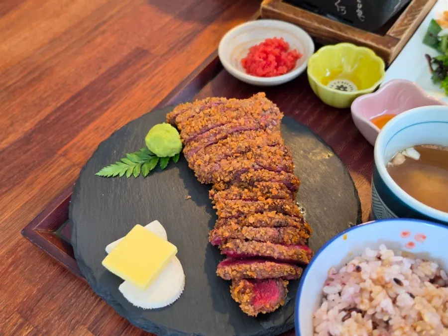 겉이 바삭한 규카츠 단면