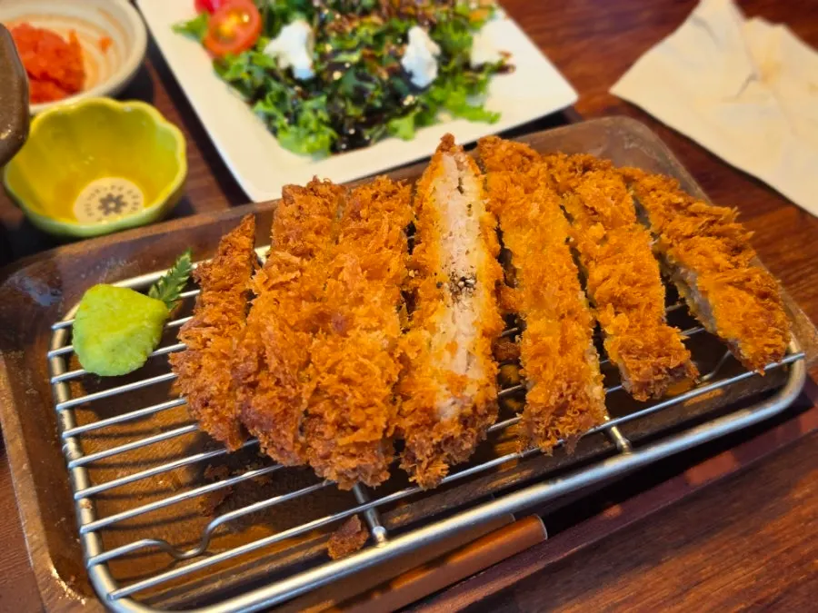 우동면을 건져 올린 크림우동 나베