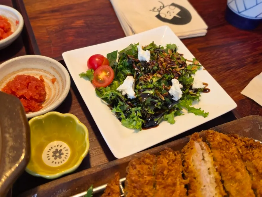 크림우동 나베와 함께 곁들인 리코타치즈샐러드