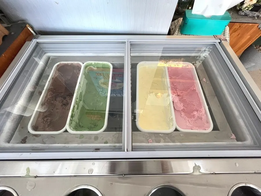 4가지 맛으로 준비된 후식 아이스크림