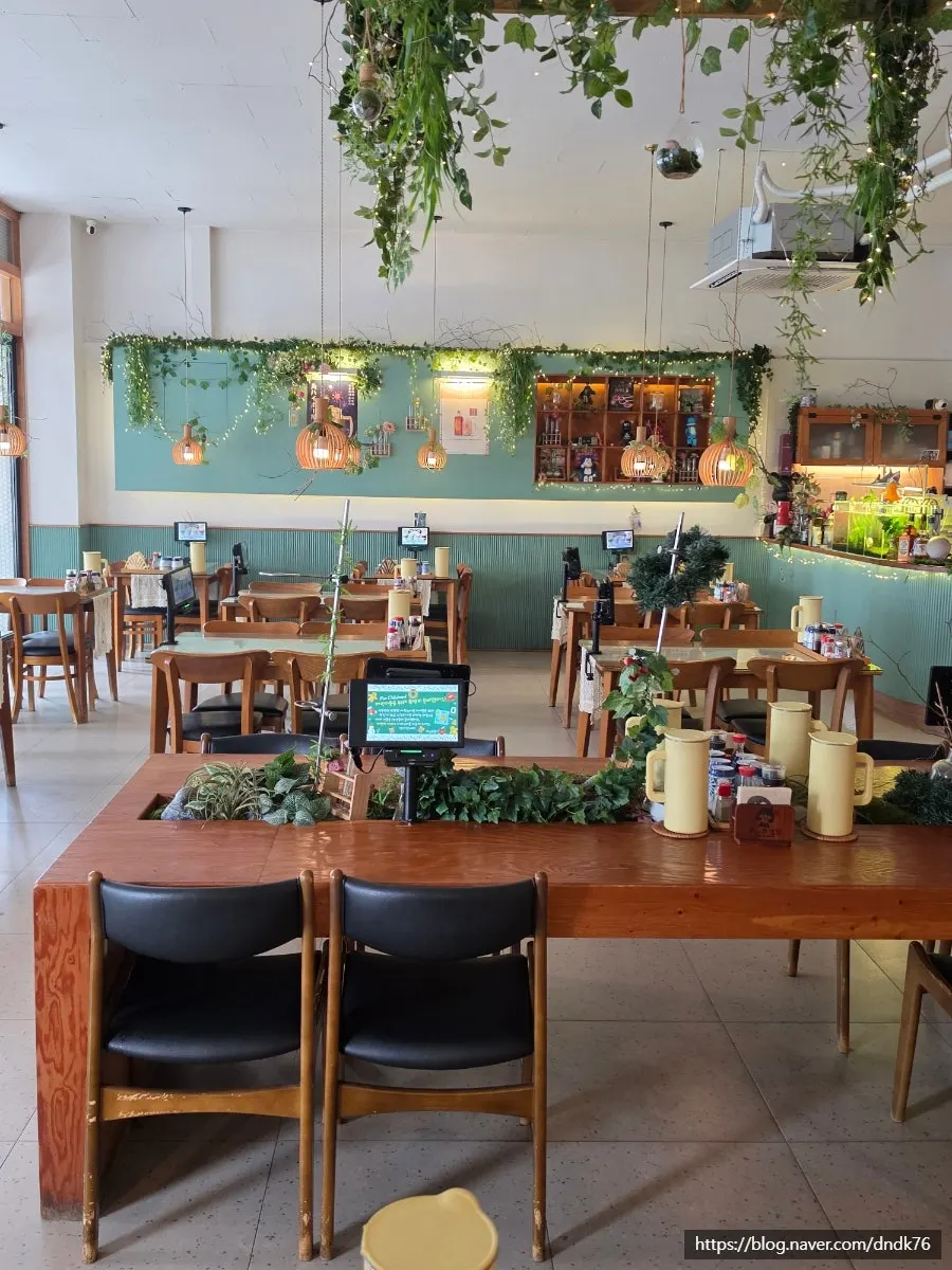 Interior atmosphere of Sindong Lab Hwaseong Bongdam Branch