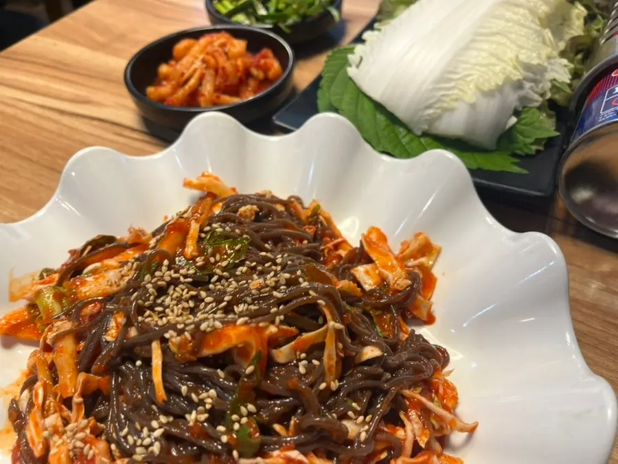 쟁반막국수 한 그릇