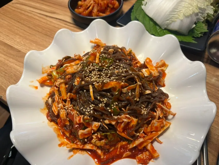 비비기 전 쟁반막국수 양념
