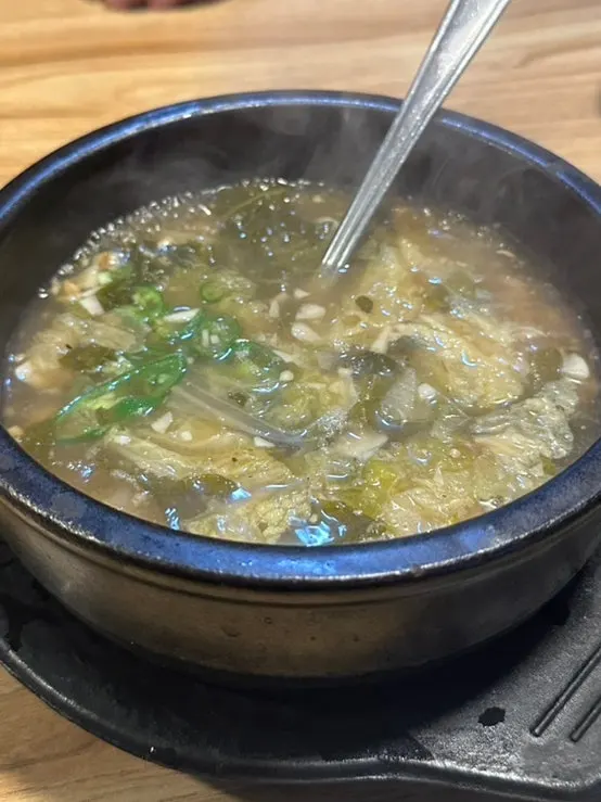 Table set after ordering half-and-half jokbal with front leg upgrade