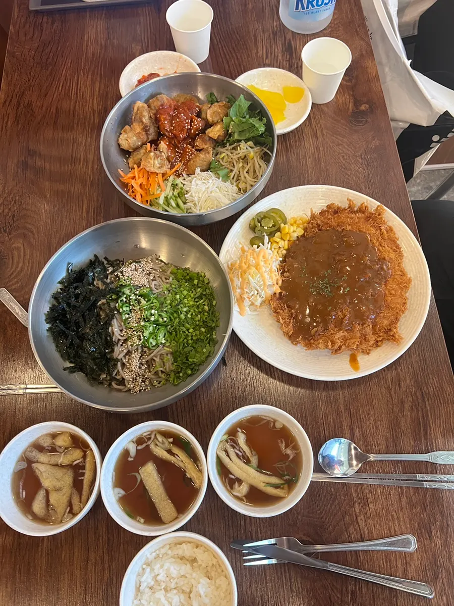 기본 반찬 김치와 단무지