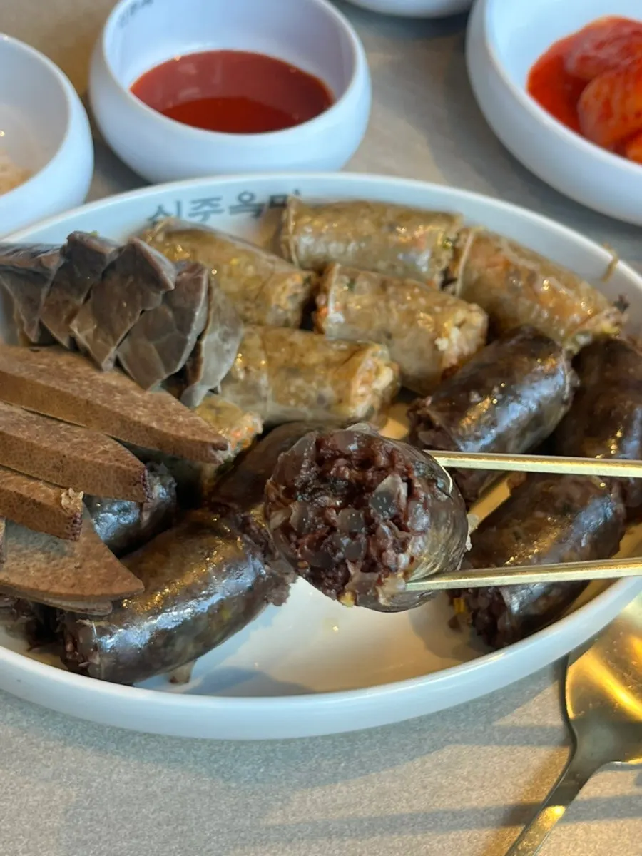 속이 꽉 찬 기본 수제순대 단면
